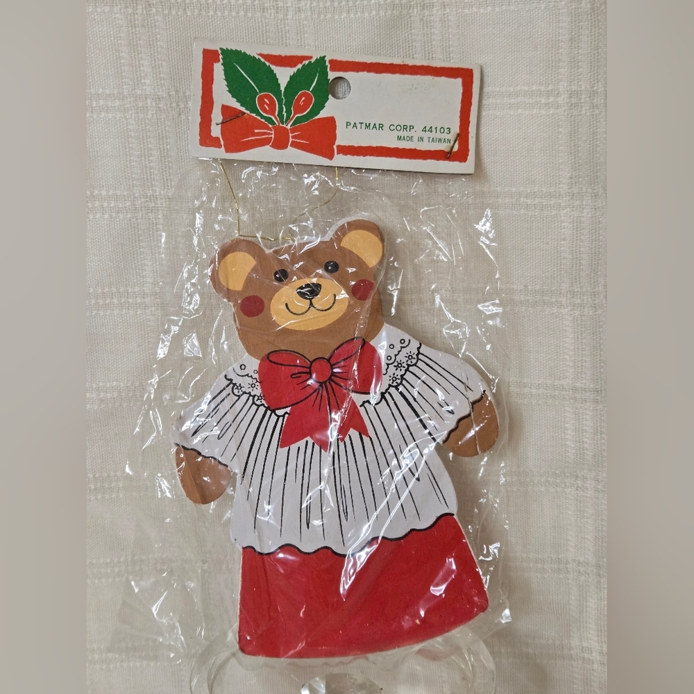 Flat Wood Bear Christmas Ornament‎ Hand Painted Vintage 90s New In Package *READ